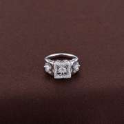 Big occasion Dancing stone ring