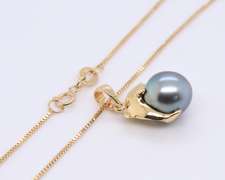 Stunning Yellow Gold Tahitian Pearl Dolphin Pendant on Chain