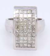 LADIES 14K WHITE GOLD AND DIAMOND RING