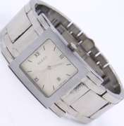 Gucci 7900M Quartz Gray Dial Watch