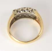 Elegant Ring with 15 Diamonds