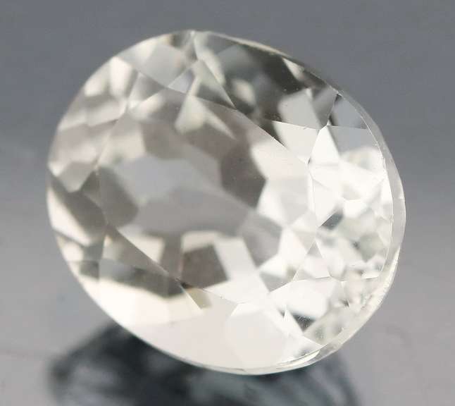 Dazzling 6.38ct diamond white Topaz