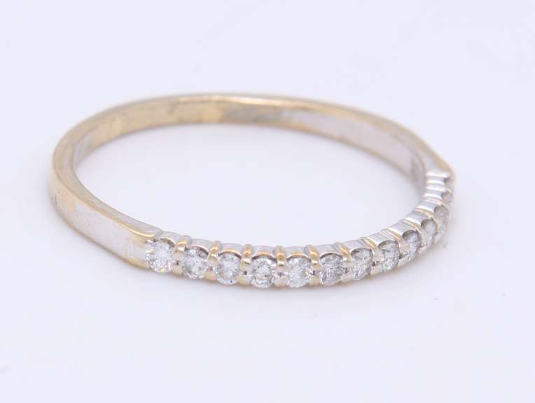 Elegant Ladies' Wedding Set: Over 2.00 Carats of Sparkling Natural Diamonds