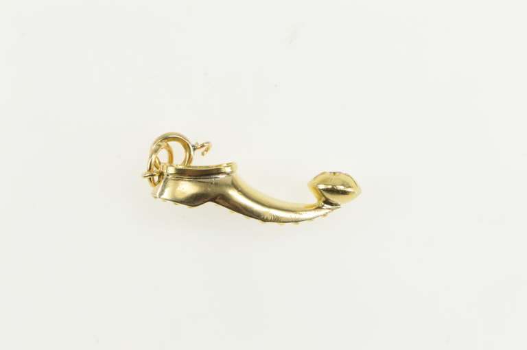 18K Yellow Gold 3D Turkish Slipper Shoe Round Syn. Ruby Charm/Pendant