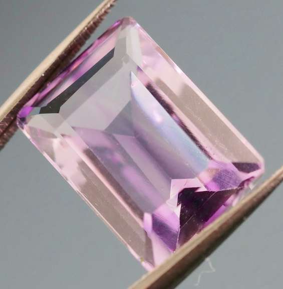 Rich violet pink 6.53ct emerald cut Amethyst