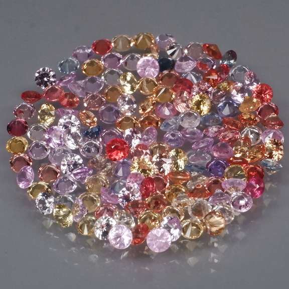 Glittering 4.03ct fancy color Sapphire set