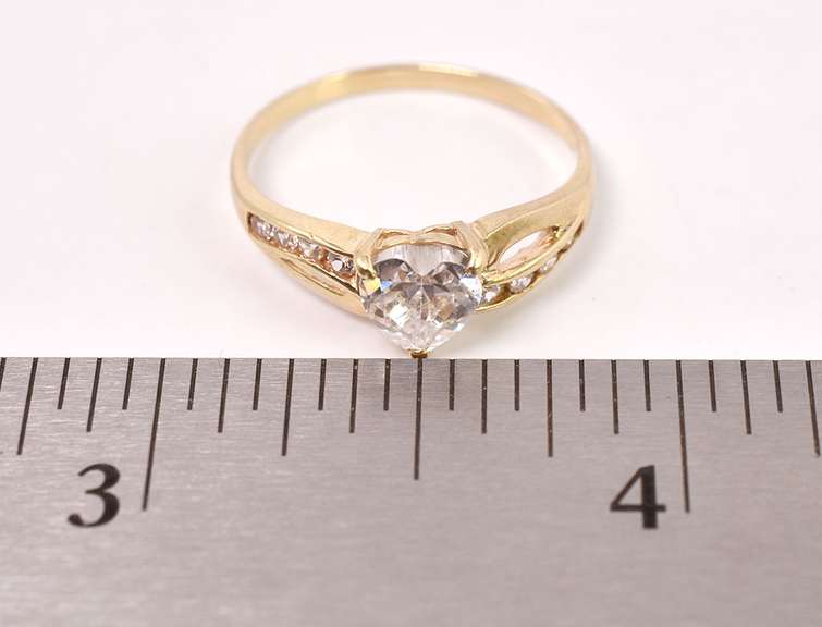 Precious CZ Heart Ring in Yellow Gold