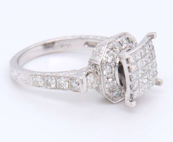 LADIES 14 KT WHITE GOLD DIAMOND RING.