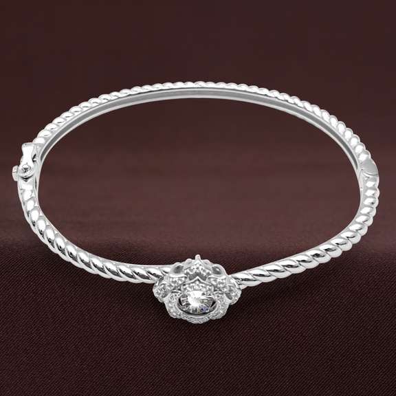 Beautiful Center Flower Twisted Bangle