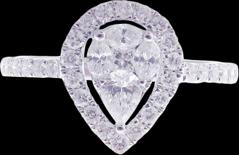 Magnificent 18k White Gold Diamond Cluster Teardrop Ring