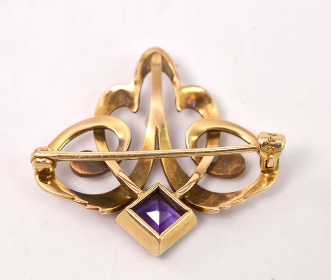 Amazing Amethyst and Pearl Pin in 14K Yellow Gold
