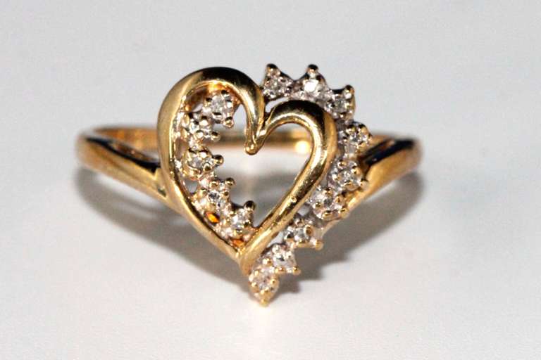 Sweet Diamond Ring in 10k