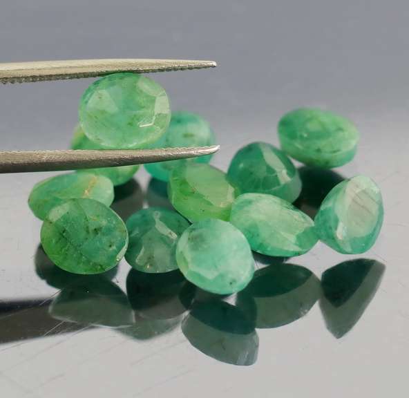 Rich green unheated 7.21ct 6x5mm Emerald set