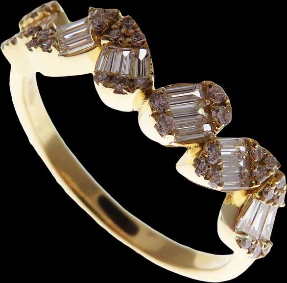 Beautiful 18kt Yellow Gold Diamond Band