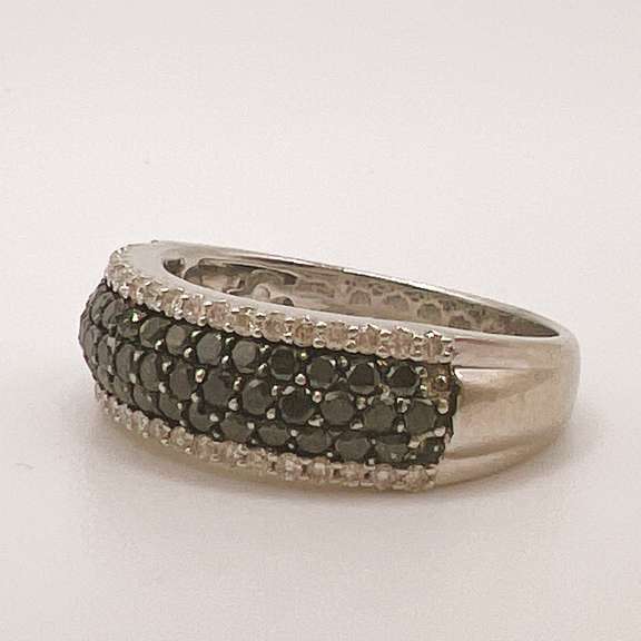 10kt White Gold & Diamond Band Ring