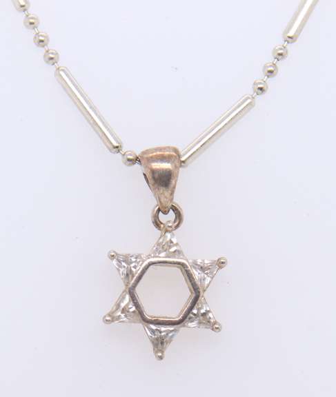 Vintage Sterling Silver Cubic Zirconia Star Pendant on Beads Silver Chain