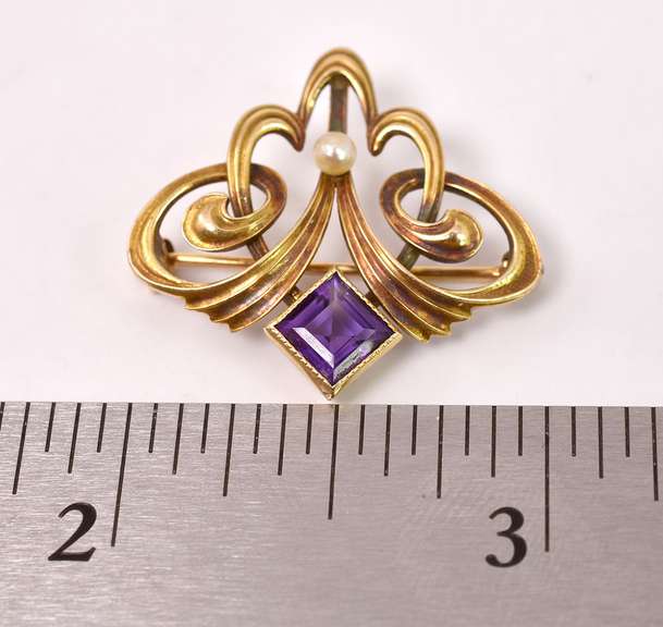 Amazing Amethyst and Pearl Pin in 14K Yellow Gold
