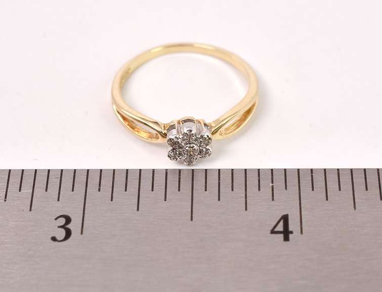 Fabulous Flower Shaped Diamond Ring in Yellow Gold