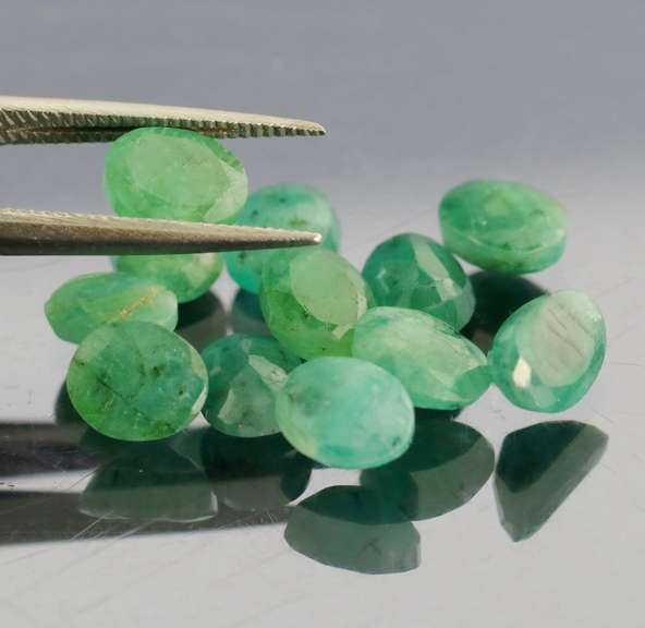 Rich green unheated 7.21ct 6x5mm Emerald set