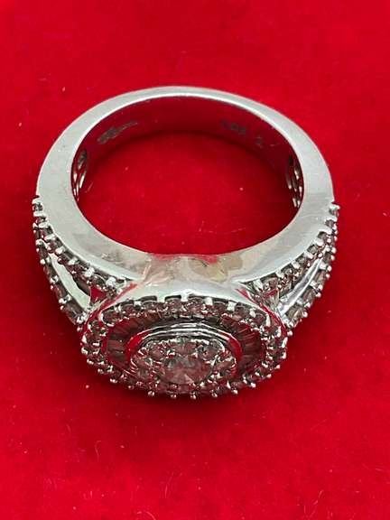 CERTIFIED 14K WHITE GOLD DIAMOND RING