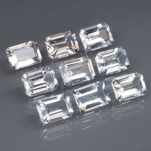 Superb 11.28ct UNHEATED diamond white Topaz set
