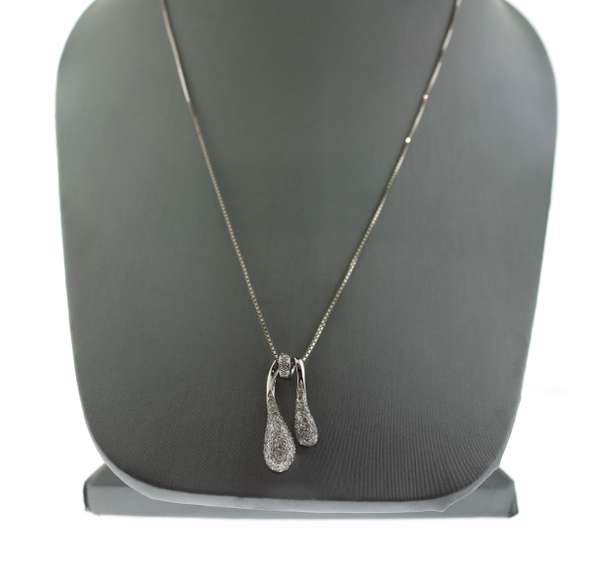14k white gold ladies chain and diamond pendant