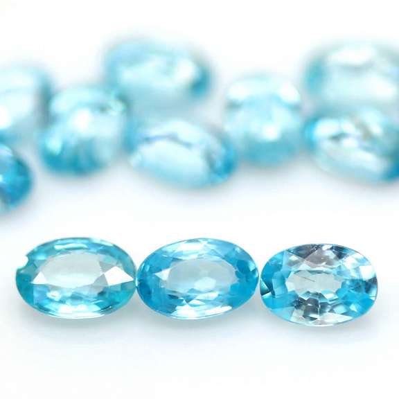 Brilliant 8.39ct sky blue Zircon set