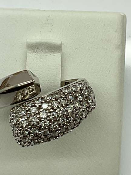 LADIES 14K WHITE GOLD AND DIAMOND RING