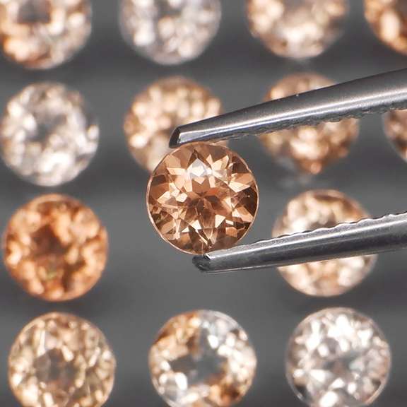 Superb quality 7.47ct 25pc imperial Topaz set