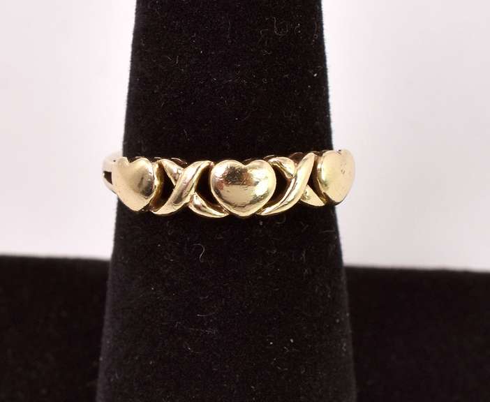 Beautiful Heart Ring in Yellow Gold