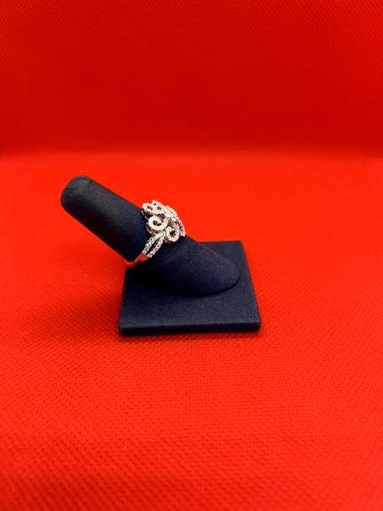 DAZZLING 18K WHITE GOLD RING WITH 1.15 CARAT OF DIAMOND