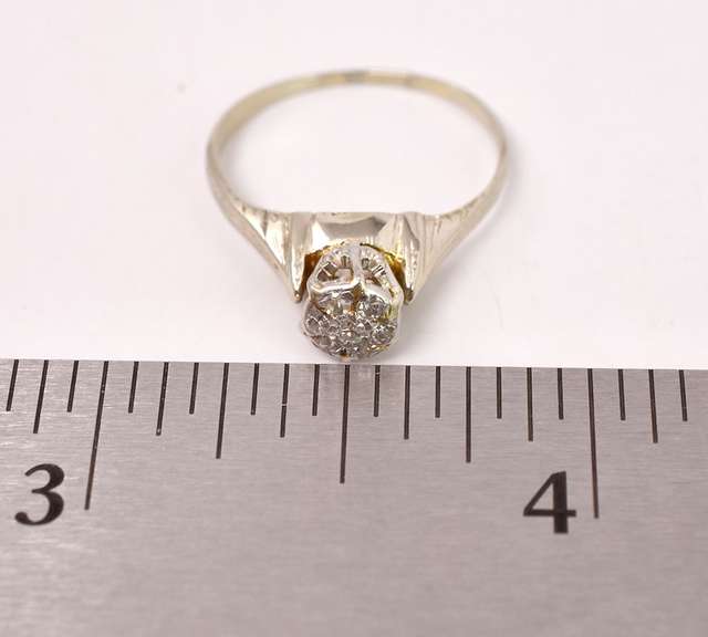 Wonderful Vintage Diamond Ring in 14K White Gold