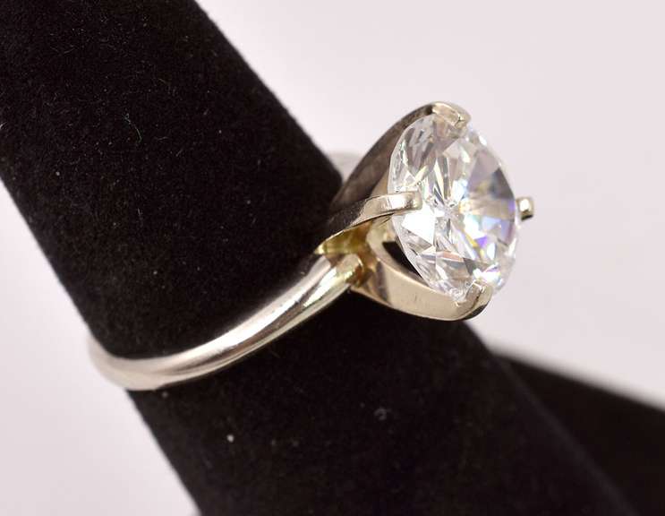 Sparkling CZ Ring in 14K White Gold