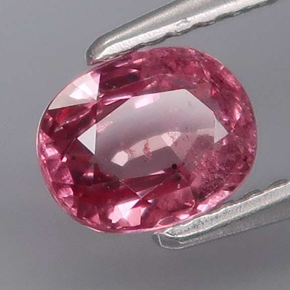 Rare high end 1.07ct rose pink Malaya Garnet