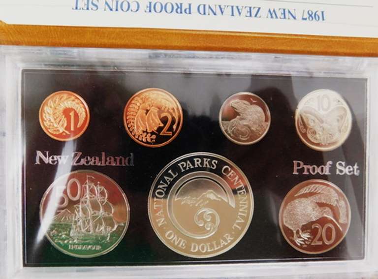 New Zealand 1987 Proof Coin Set w/Silver Dollar