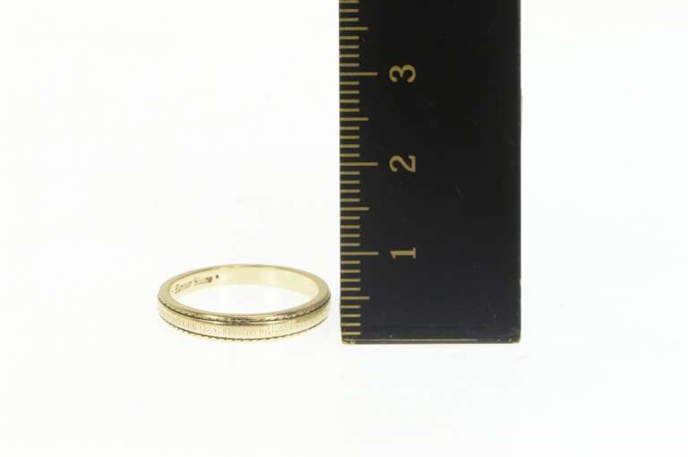 14K Yellow Gold 1930's Classic Graduated Simple Wedding Band Ring
