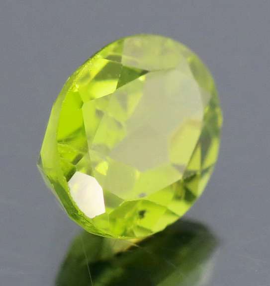Large 2.80ct Burma green Peridot