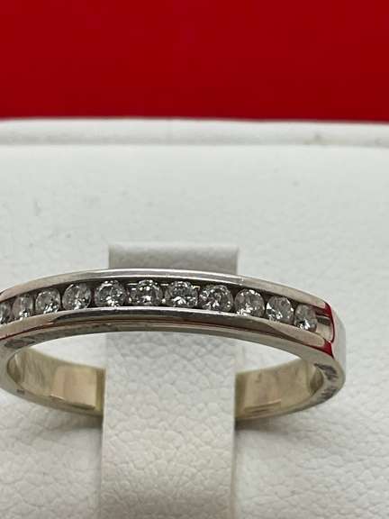 14K WHITE GOLD DIAMOND BAND