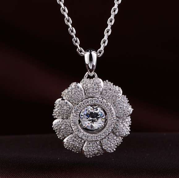 Gorgeous Big round flower Dancing Stone Pendant