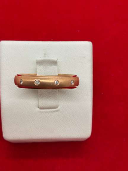 LADIES 14K ROSE GOLD AND DIAMOND BAND