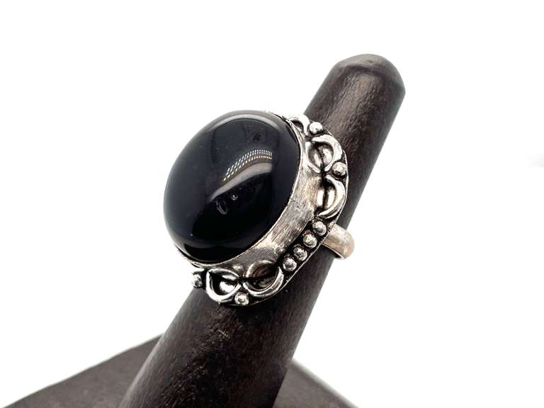 🕷Drop dead!🕷Oval Black Onyx Tibetan Silver Floral Energy Design Ring