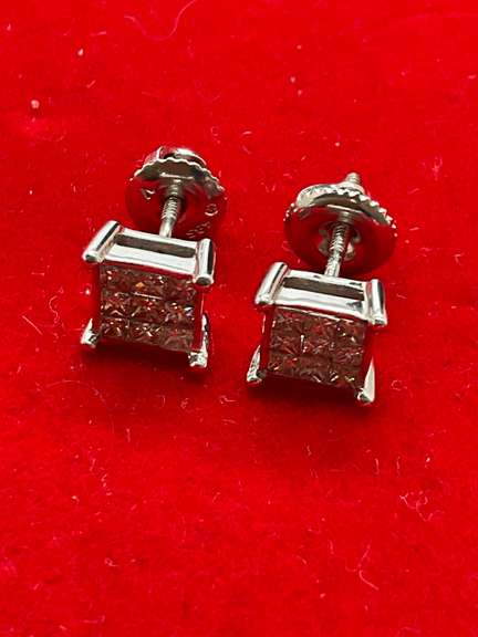 14K WHITE GOLD AND DIAMOND STUDS