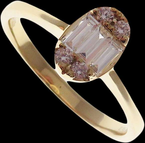 Charming 18kt Yellow Gold Oval Cut Diamond Cluster Ring.