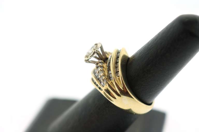 LADIES 14K GOLD AND DIAMOND ENGAGEMENT RING