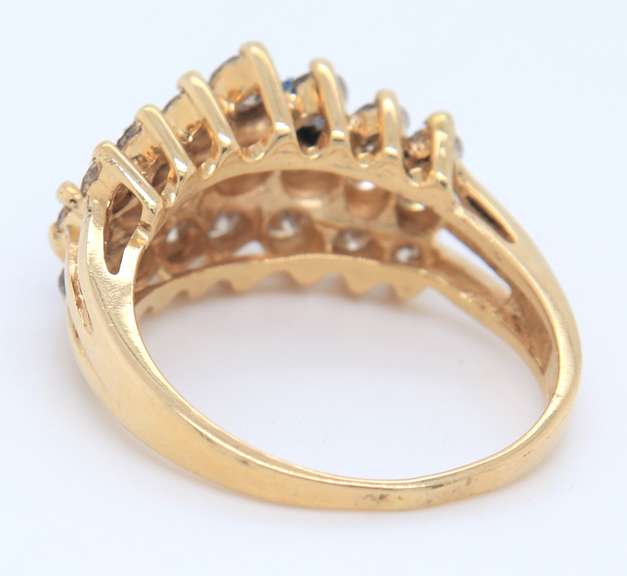 LADIES 14 KT YELLOW GOLD PYRAMIDE DIAMOND RING