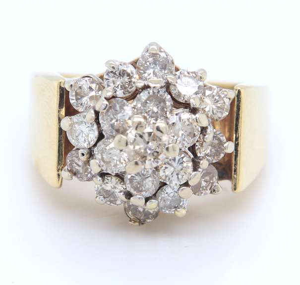 Pleasing Yellow Gold 2ctw Diamond Cluster Ring