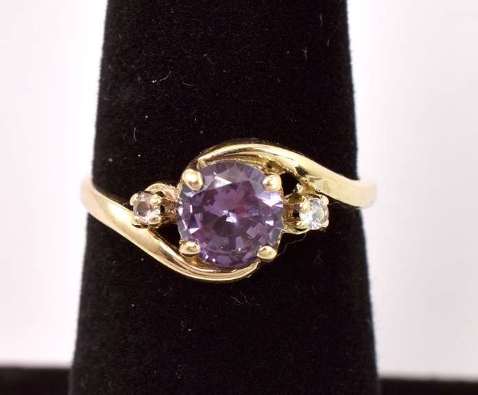 Incredible Color Change Sapphire Ring in Yellow Gold