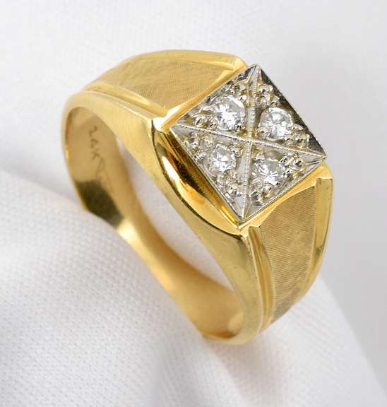 Stylish 14k Man's Diamond Ring