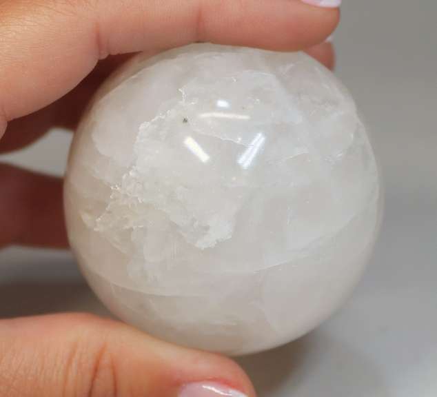 Elegant 1,216ct Quartz crystal sphere