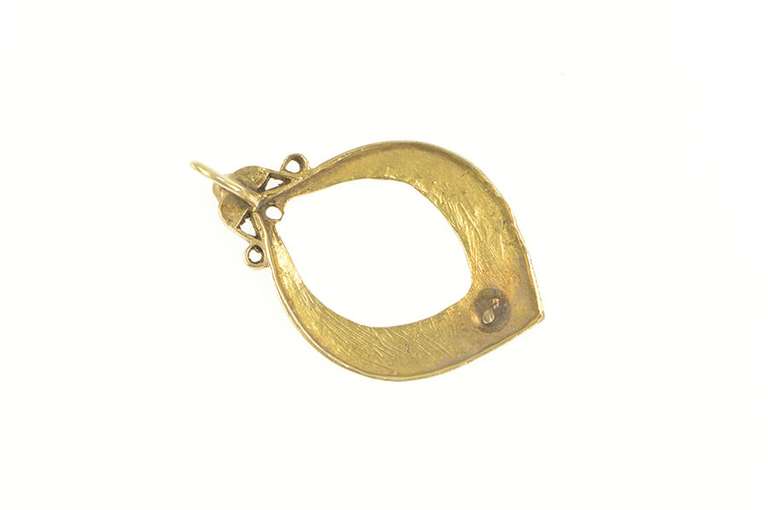 14K Yellow Gold Ornate 1940's Black Enamel Scrollwork Pendant